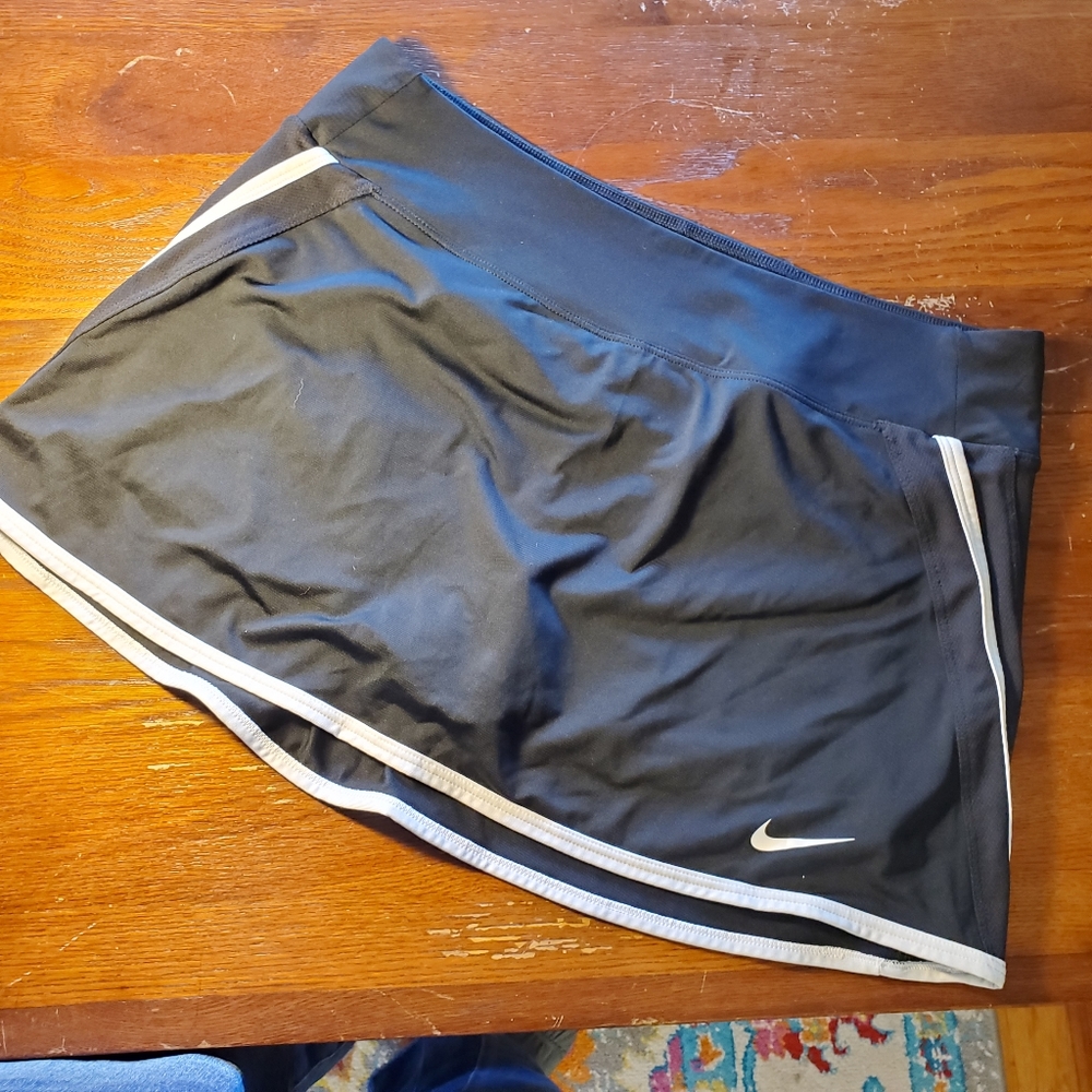 Nike Dri-fit skort with white piping